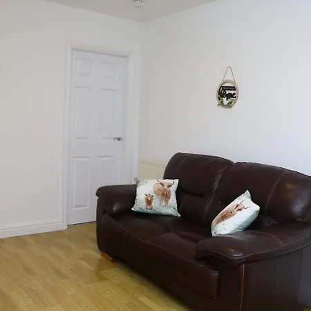 Daire Entire 2 Bedroom House In Centre - Free Parking & Free Wifi *
