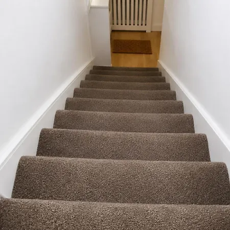 Entire 2 Bedroom House In Centre - Free Parking&free Wifi * Leeds (West Yorkshire)