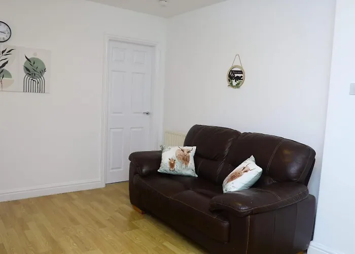 Apartamento Entire 2 Bedroom House In Centre - Free Parking & Free Wifi *