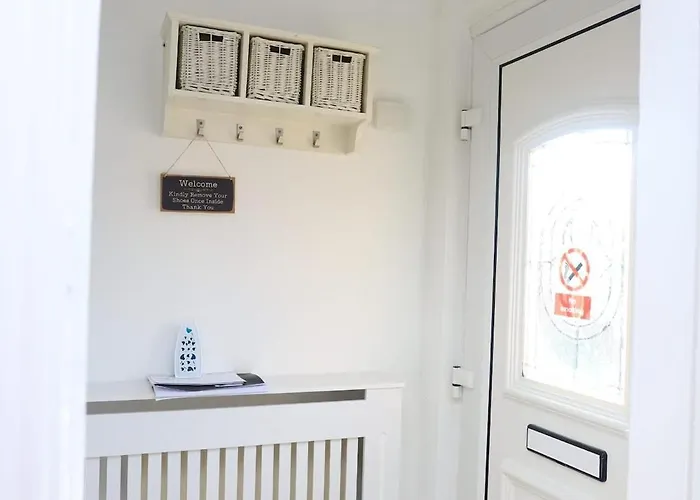 Entire 2 Bedroom House In Centre - Free Parking & Free Wifi Leeds (West Yorkshire)